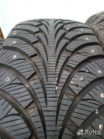 Sava Eskimo Stud 215/55 R17 94T