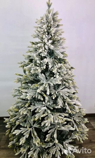 Заснеженная елка