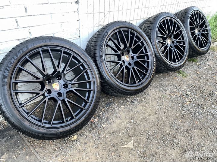 Зимние колеса RS Spyder на Porsche Cayenne