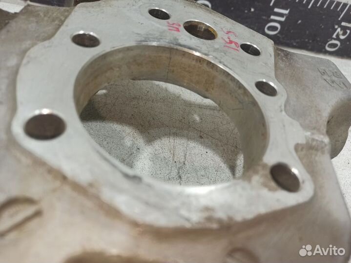 Кулак задний правый