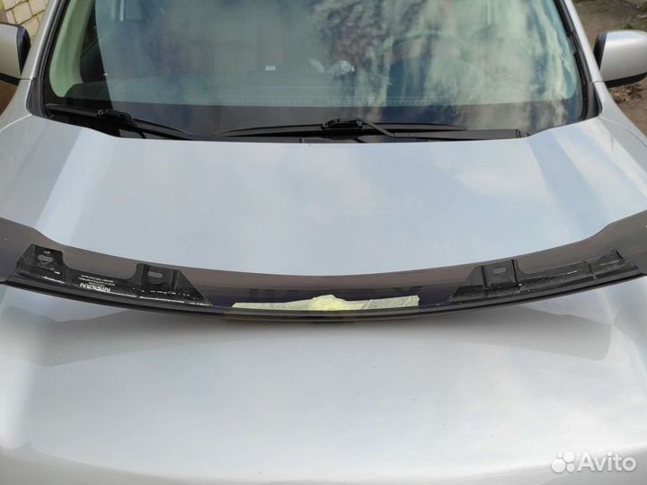 Дефлектор на капот