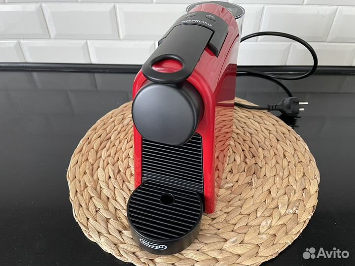 Капсульная кофемашина Nespresso Essenza Mini Red