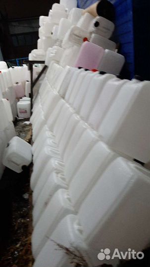 Канистры пластмассовая 20 л