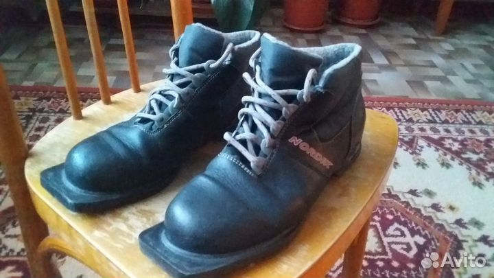 Лыжные ботинки