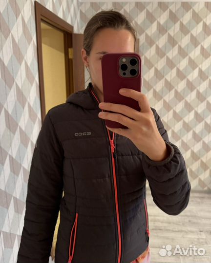 Демисезонная спортивная куртка