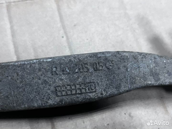 Рычаг передний правый Мерседес w204