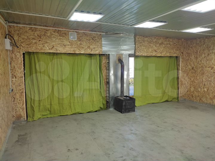 Гараж, > 30 м²