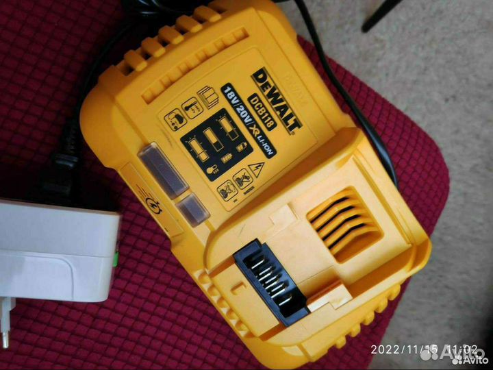 Зарядное устройство DeWalt