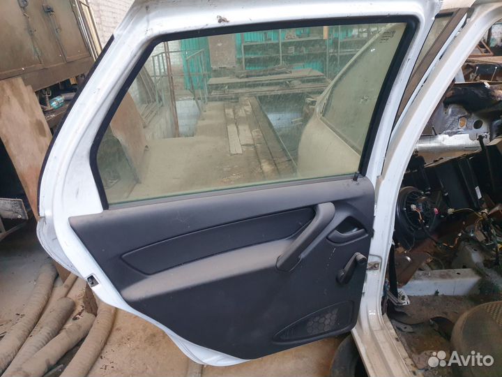 Задние обшивки дверей карты датсун гранта