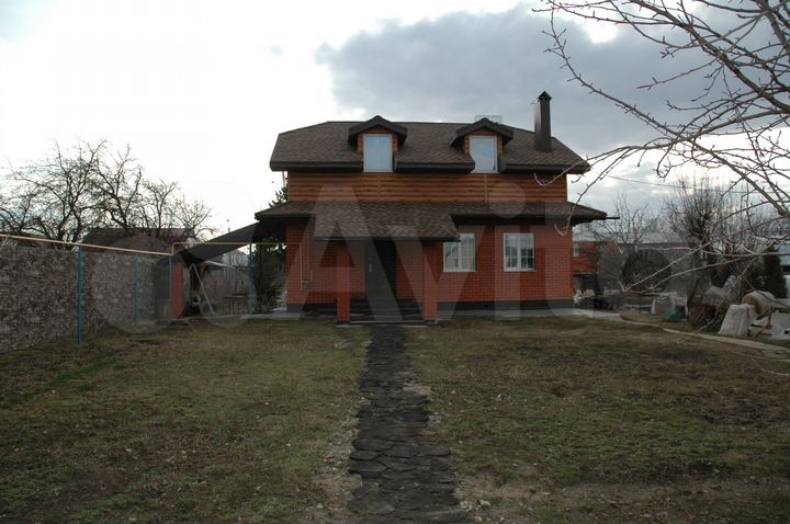 Коттедж 160 м² на участке 12 сот.