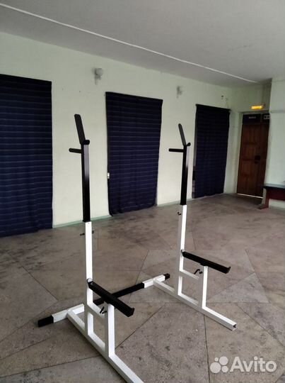 Стойки для жима штанги