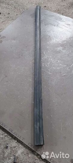 Уплотнитель капота на Audi A5