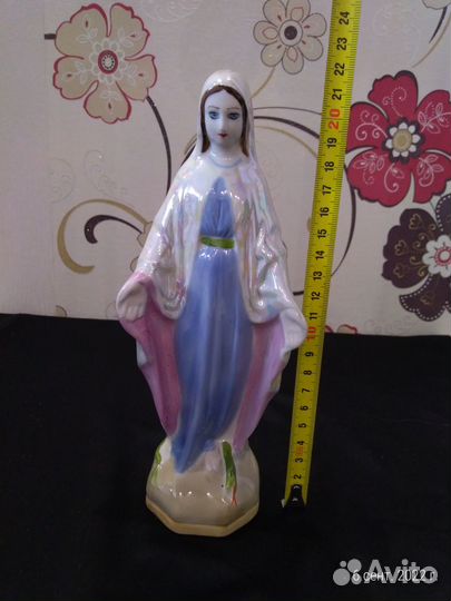 Статуэтка Божья матерь