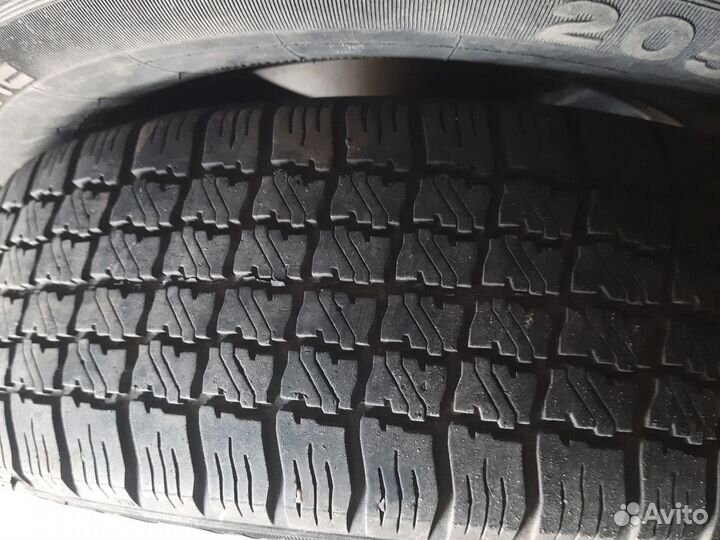 Volex RV106 205/70 R14