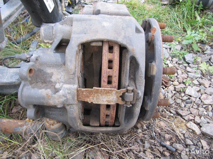 Суппорт тормозной передний правый Mercedes Benz Ac