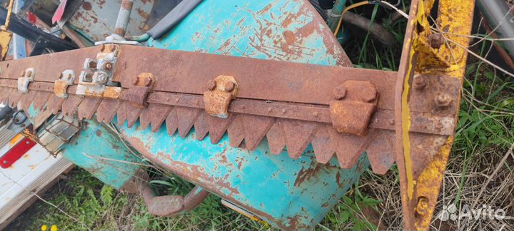 Косилка КМЗ 012, 2001