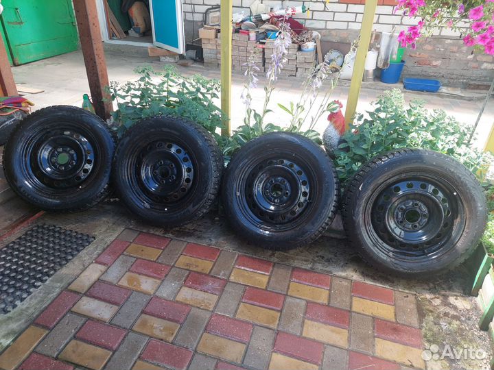 Зимняя резина 4шт с дисками 205/60 R16+гайки