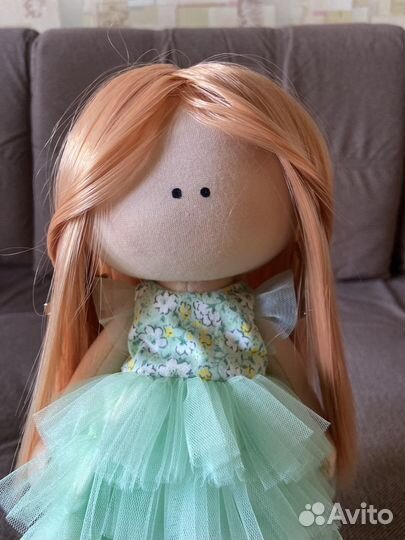 Кукла ручной работы с одеждой