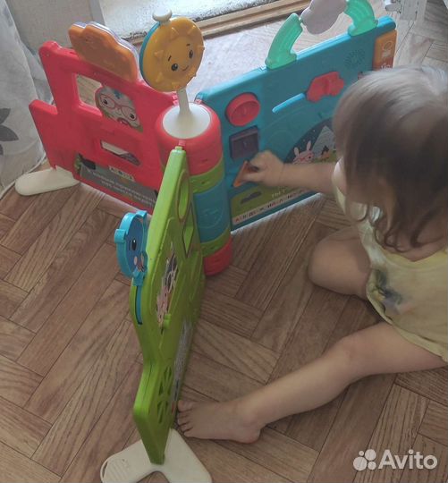 Интерактивная книга- игрушка fisher price