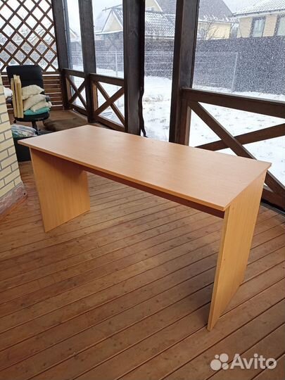 Рабочий офисный стол с тумбочкой