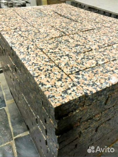 Брусчатка гранитная цветная оптом, укладка