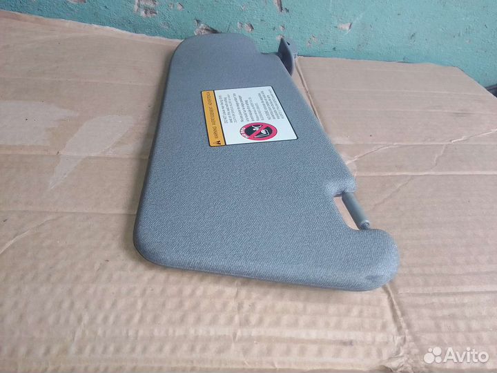 Солнцезащитный козырек правый Chevrolet Aveo T200