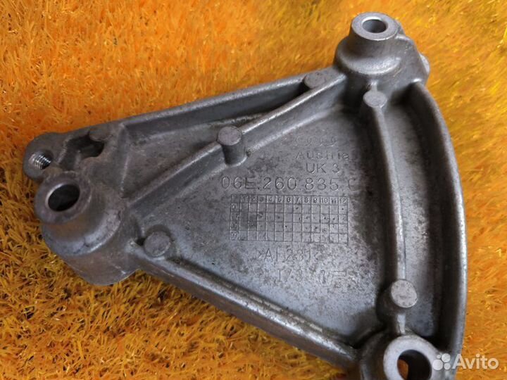 Кронштейн компрессора кондиционера Audi A6 C6/4F