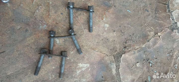 Болты крепления внутреннего шрус Шкода Октавия А5