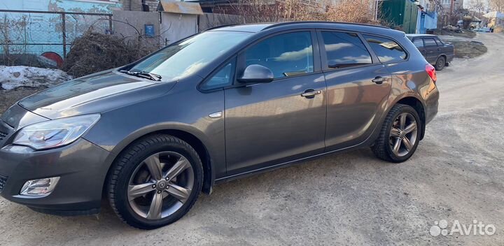 Opel Astra 1.4 МТ, 2012, 140 000 км