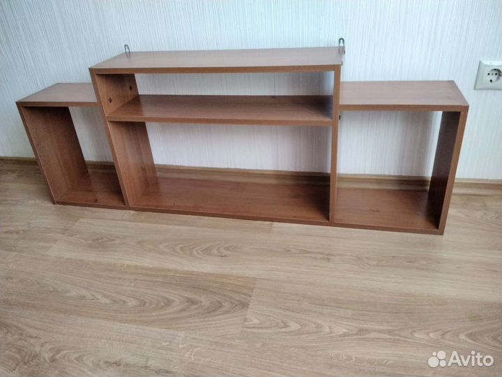 Полка книжная настенная