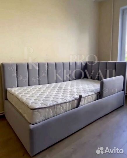 Детская кровать с мягкими бортиками