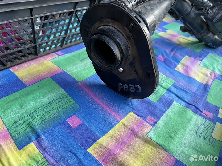 Бензозаливная горловина kia ceed