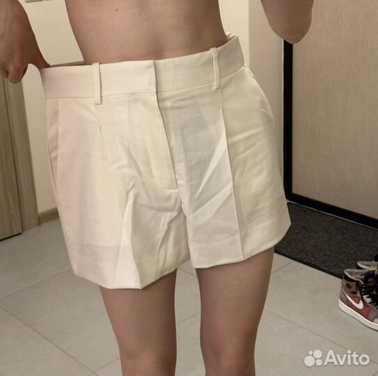 Женские шорты белые