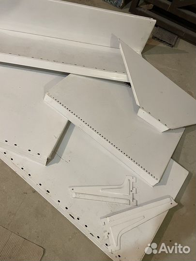 Стелажи металлические, полки