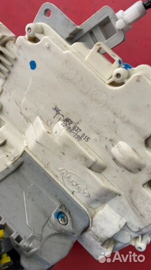 Замок двери передний левый Audi A6 C6 BDW 2.4