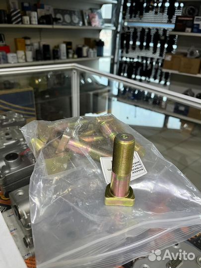 Болт колеса передний shacman X6000