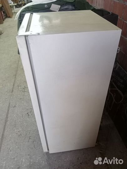 Холодильник Бирюса рабочий
