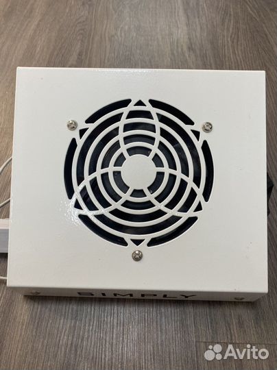 Вытяжка маникюрная