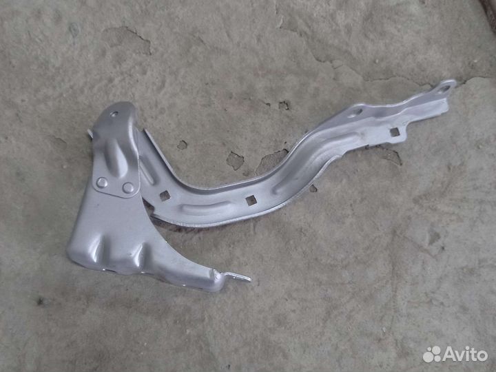 Петля капота Geely Coolray SX11 6600005442 левая