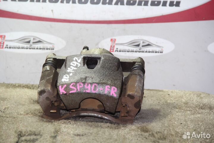 Суппорт перед право c Toyota Corolla Axio NZE161 1