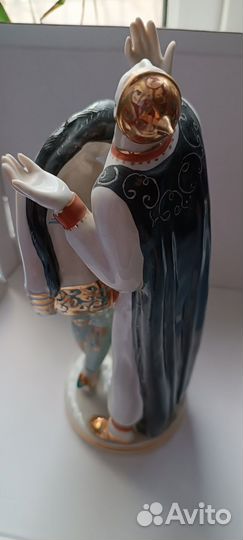 Фарфоровые статуэтки