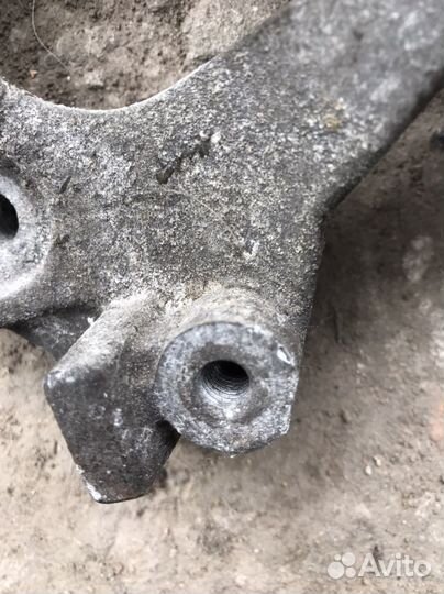 Кронштейн генератора Citroen C-Crosser 4007