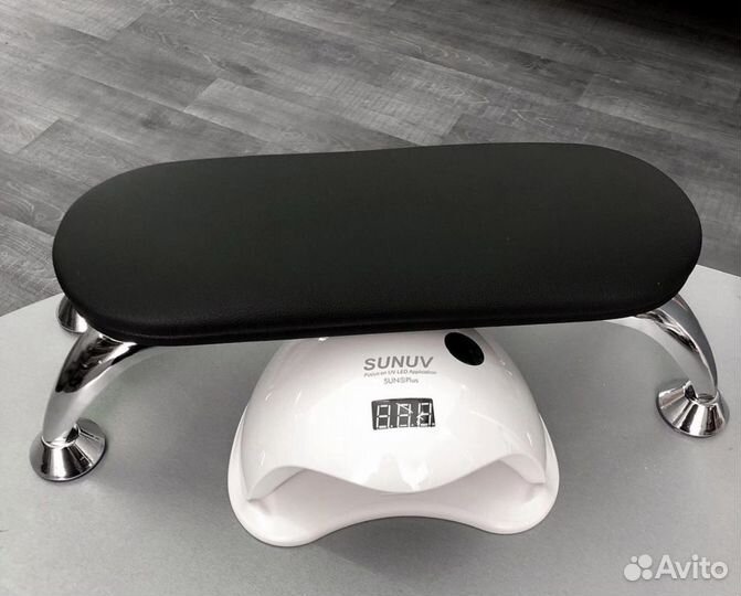 Подставка для маникюра на металлических ножках