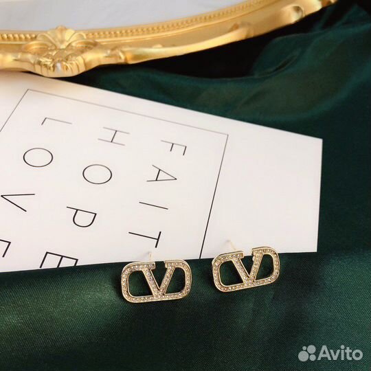 Серьги valentino