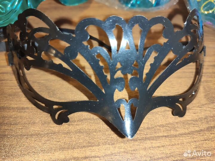 Маска венецианская маскарадная