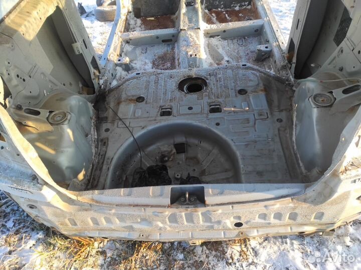 Кузов toyota yaris 1