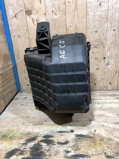 Корпус воздушного фильтра Audi A6 C5