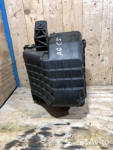 Корпус воздушного фильтра Audi A6 C5