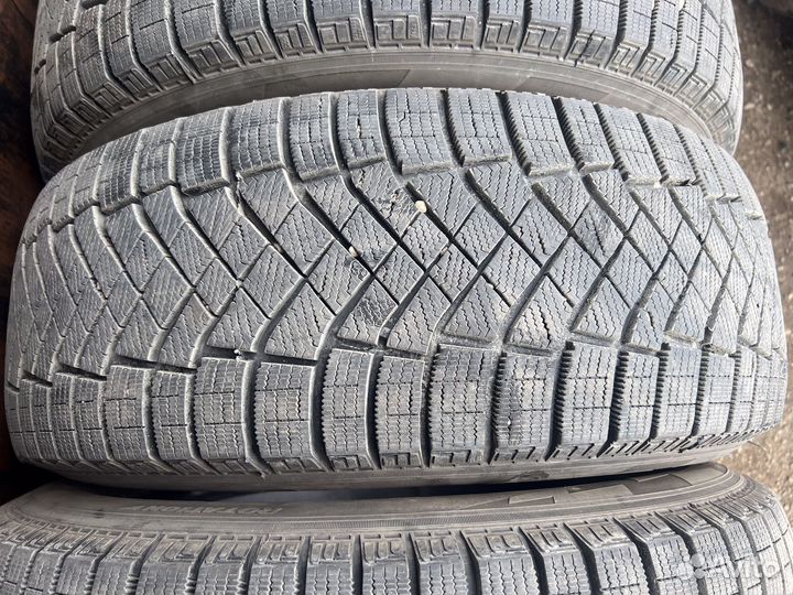 Pirelli Ice Zero FR 235/60 R18