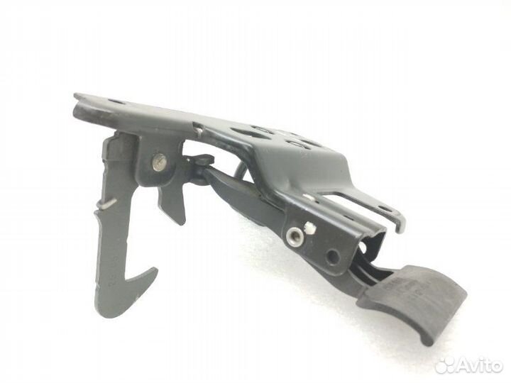 Крюк замка капота Audi A6